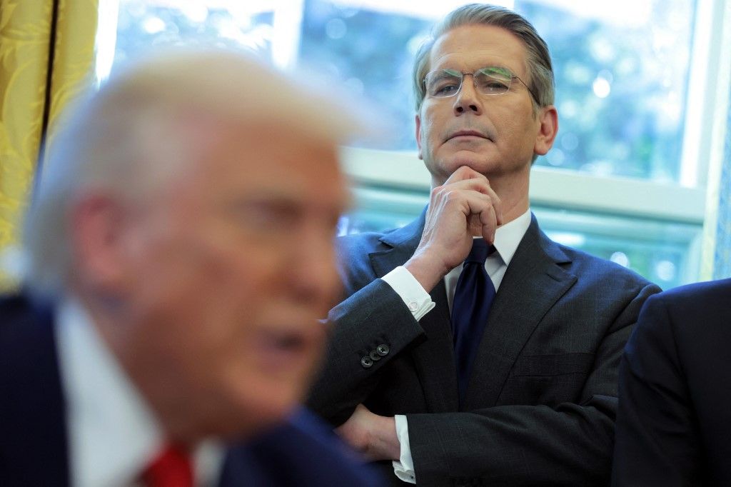 Donald Trump, Scott Bessent, Howard Lutnick