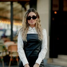 Haljina u kombinaciji s košuljom u street style izdanju s Tjedna mode