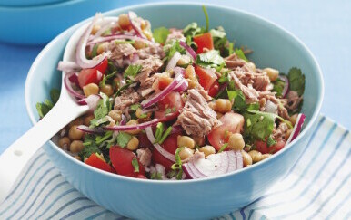 Salata od slanutka i tune (ilustrativna fotografija)