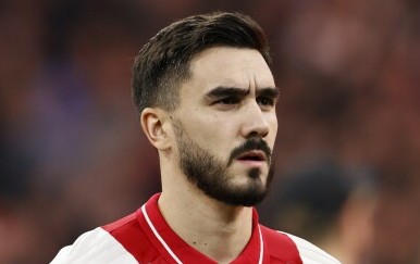 Josip Šutalo na pragu transfera: Želi ga velikan i klub iz Lige prvaka!