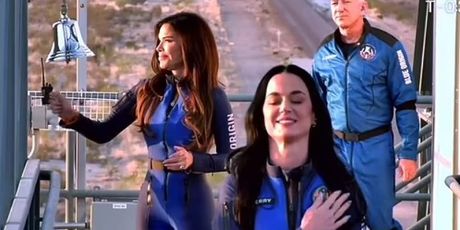 Katy Perry s pet žena vratila se iz svemira na Zemlju - 3