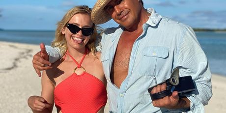 Billy Zane i Camille Razat