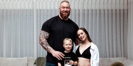 Hafthor Julius Bjornsson i Kelsey Helson - 5
