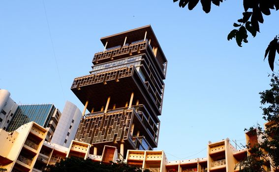 Neboder Antilia obitelji Ambani u Mumbaiju u Indiji - 2