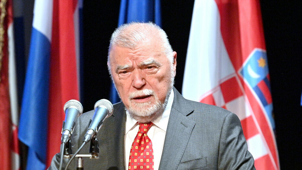 Bivši hrvatski predsjednik Stjepan Mesić